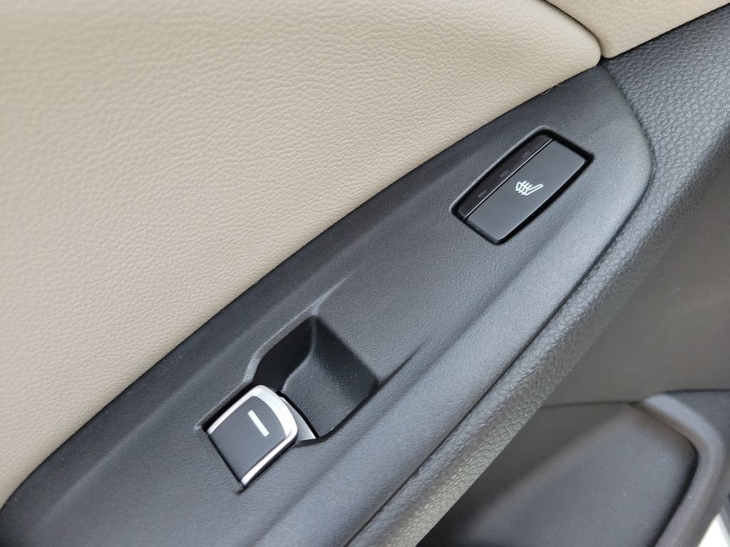 Used 2021 Honda Accord Touring image 9
