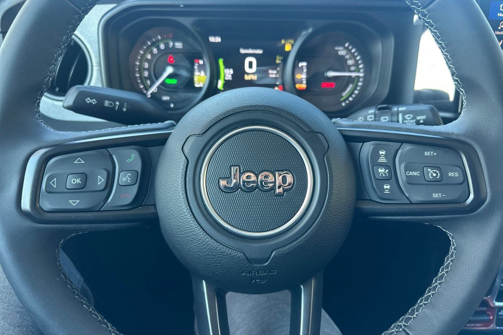 Used 2025 Jeep Wrangler Willys image 15