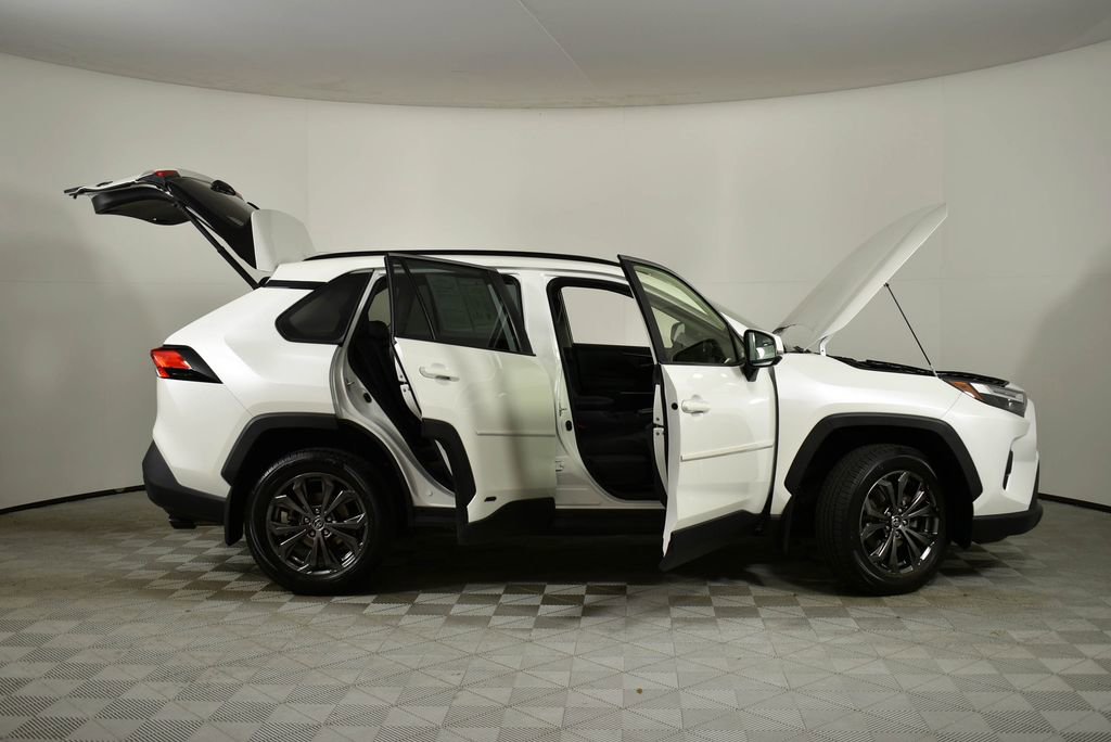 Certified 2022 Toyota RAV4 XLE Premium image 7