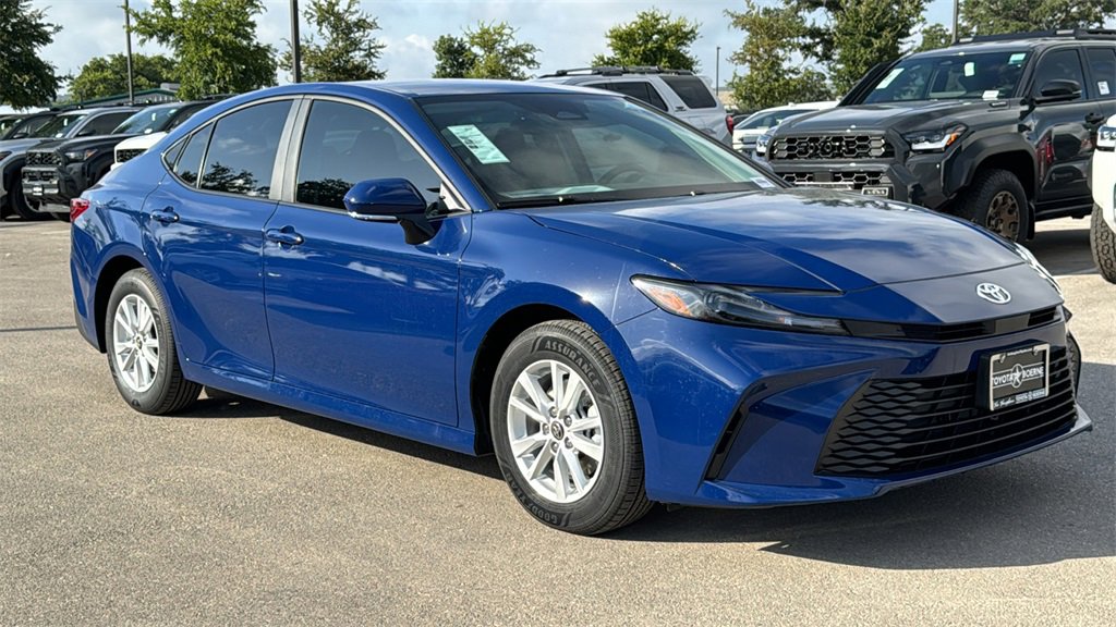 New 2025 Toyota Camry Hybrid image 3