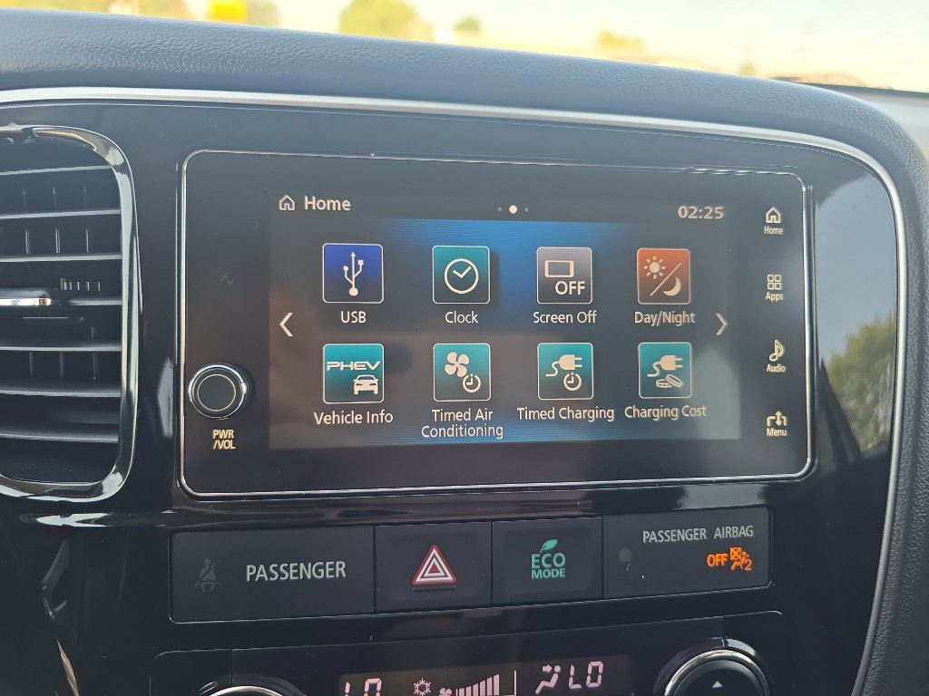 Used 2018 Mitsubishi Outlander SEL image 30