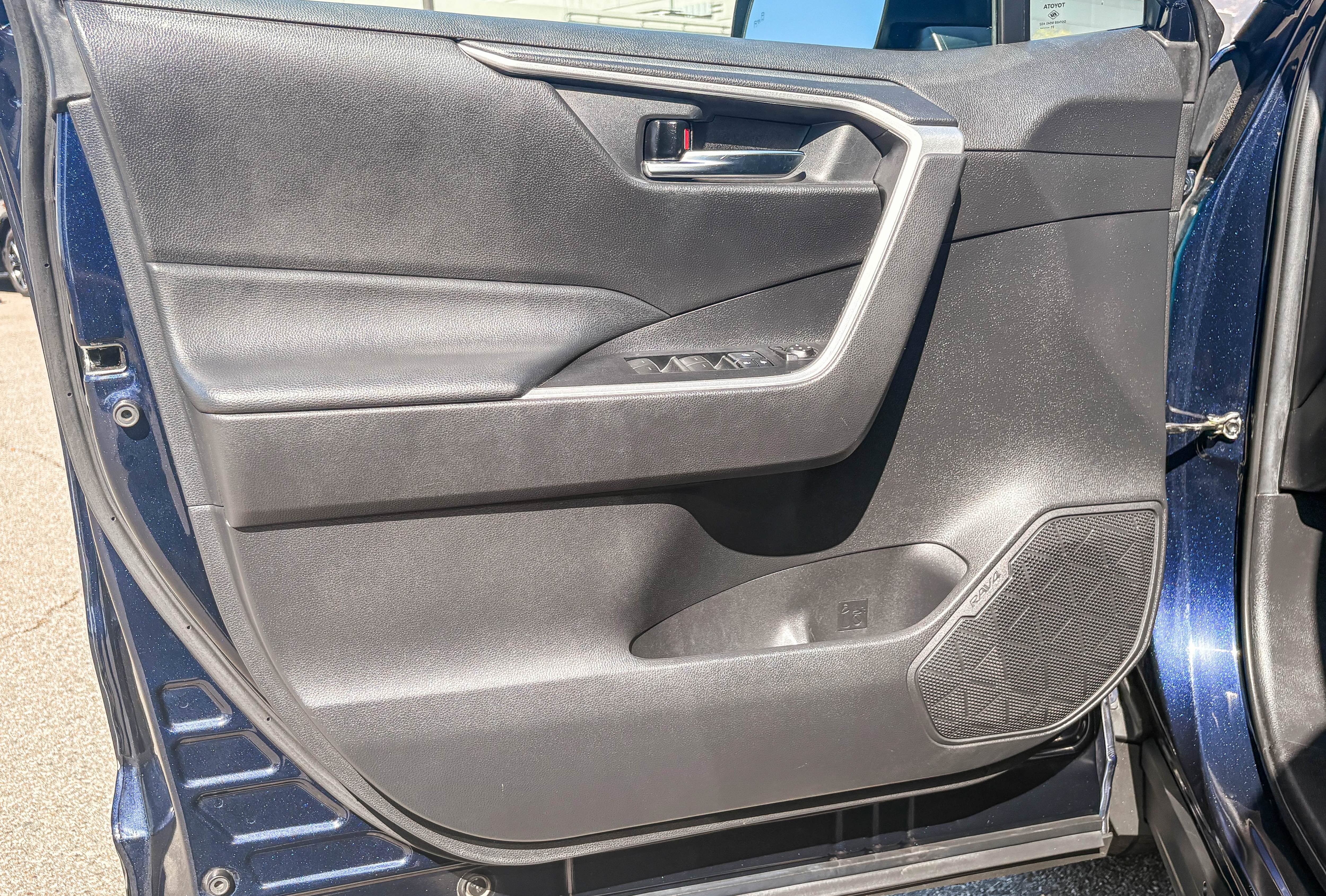 Used 2022 Toyota RAV4 XLE AWD/4WD image 20