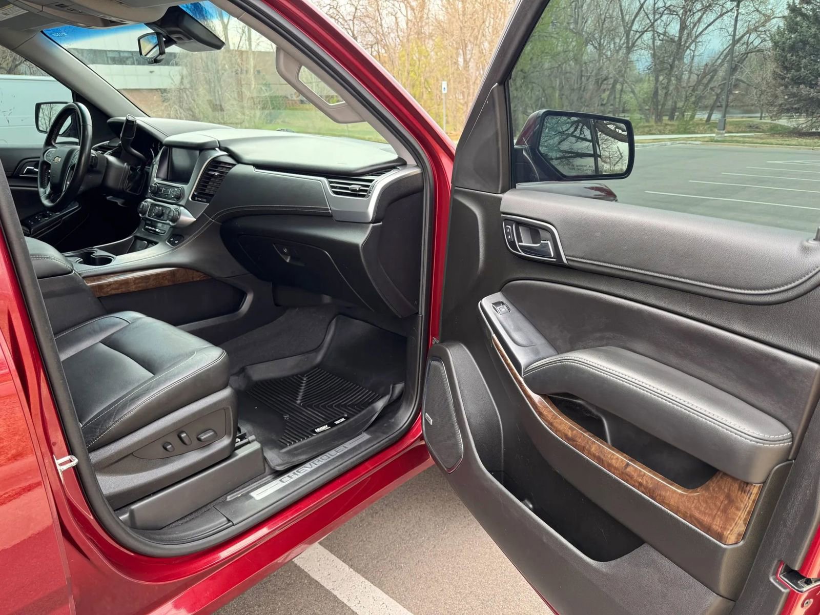 Used 2019 Chevrolet Tahoe LT w/ LT Signature Package image 18