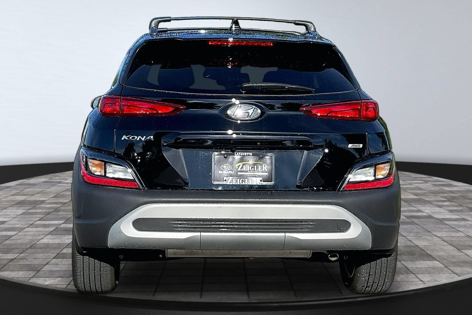 Used 2023 Hyundai Kona SEL AWD/4WD image 4
