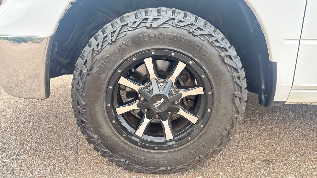 Used 2019 RAM 1500 Classic SLT w/ Luxury Group AWD/4WD image 16