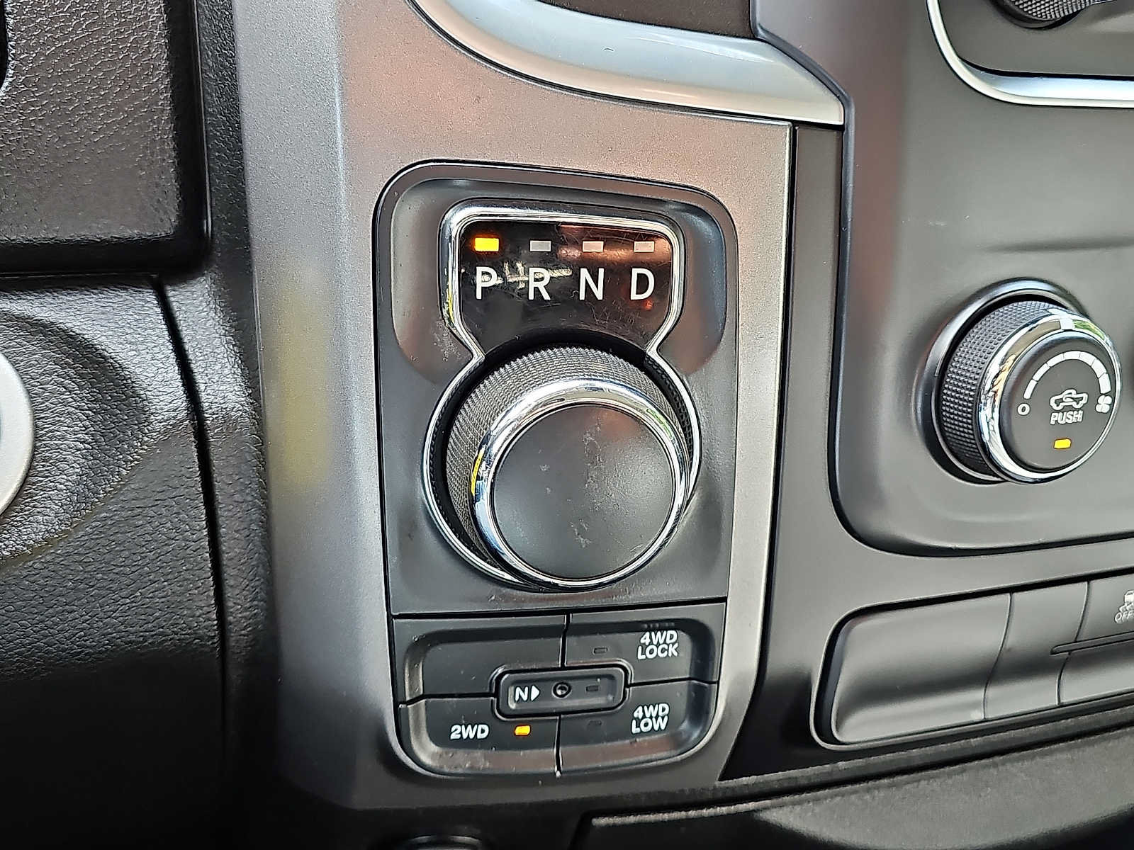 Used 2022 RAM 1500 Classic SLT AWD/4WD image 14