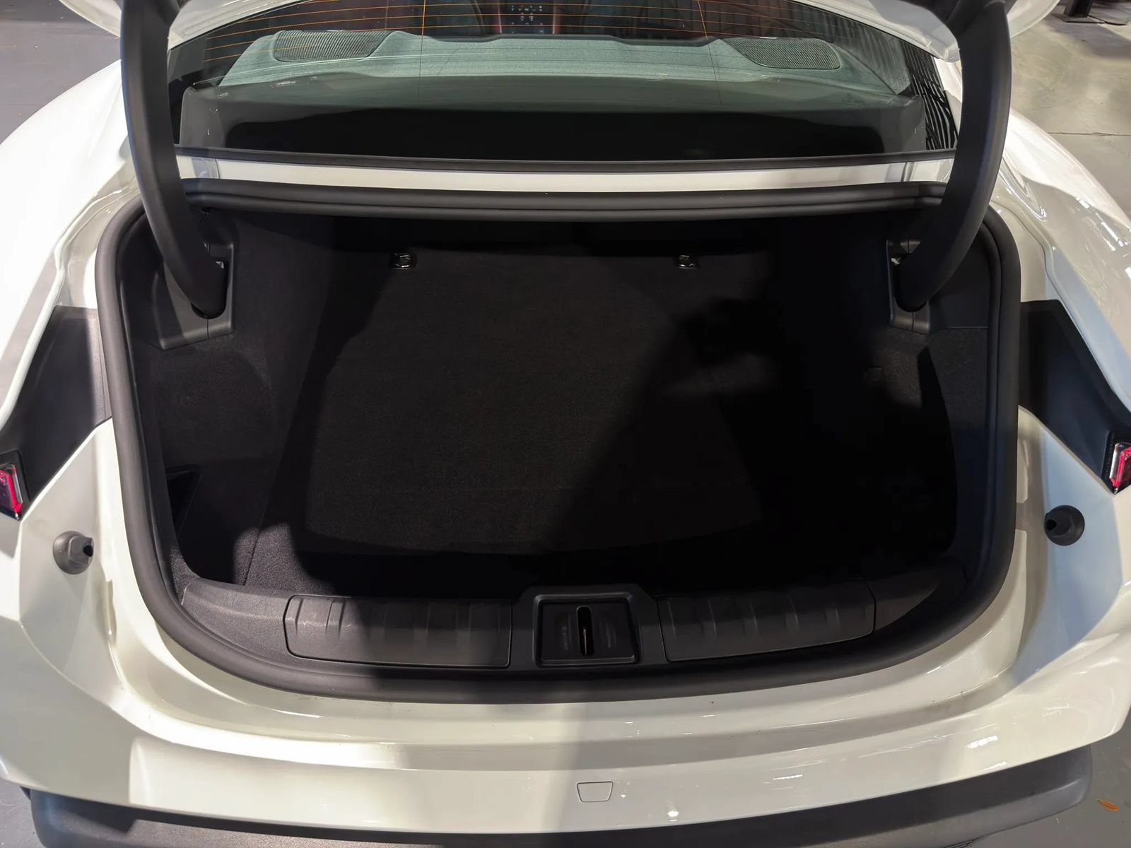 Used 2022 Porsche Taycan RWD image 53
