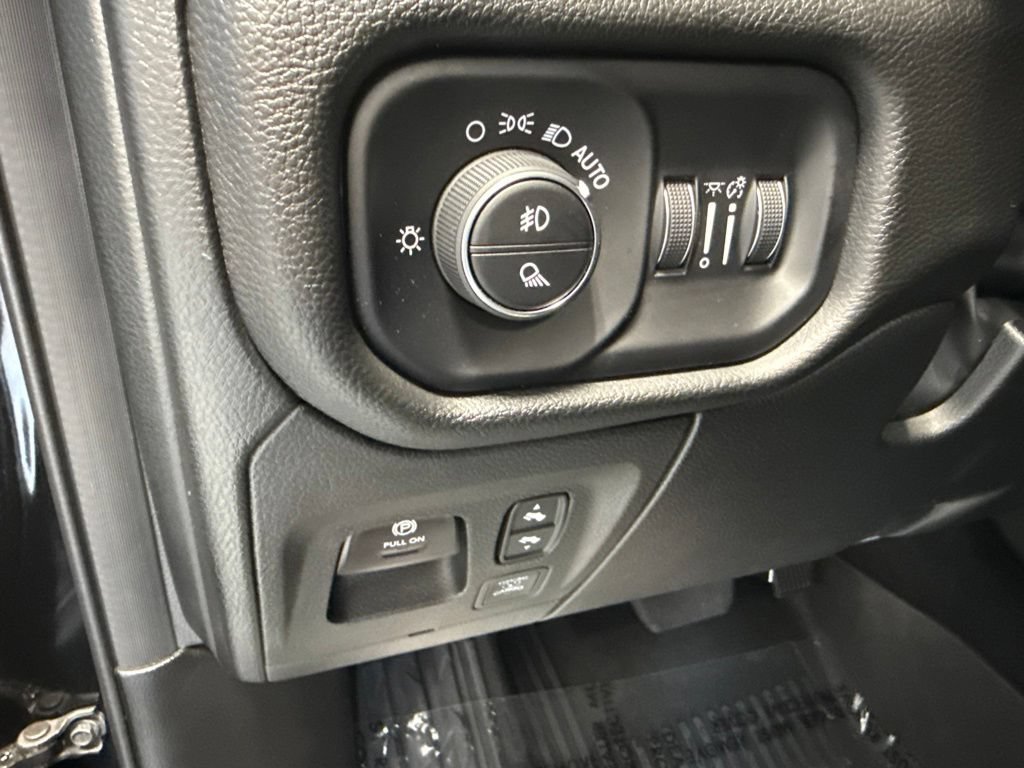 Used 2025 RAM 1500 Big Horn AWD/4WD image 22