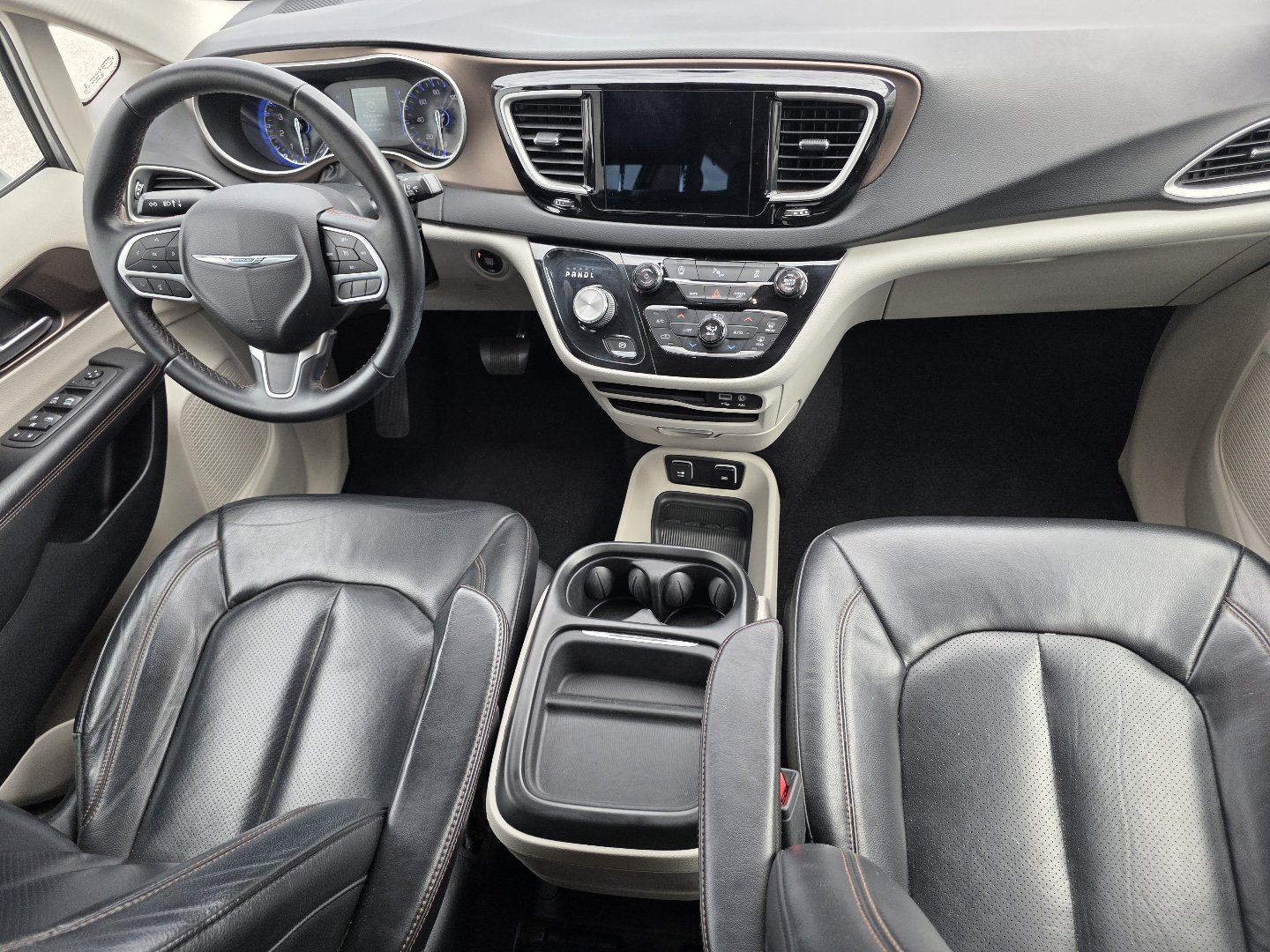 Used 2018 Chrysler Pacifica Touring-L w/ Premium Audio Group FWD image 20