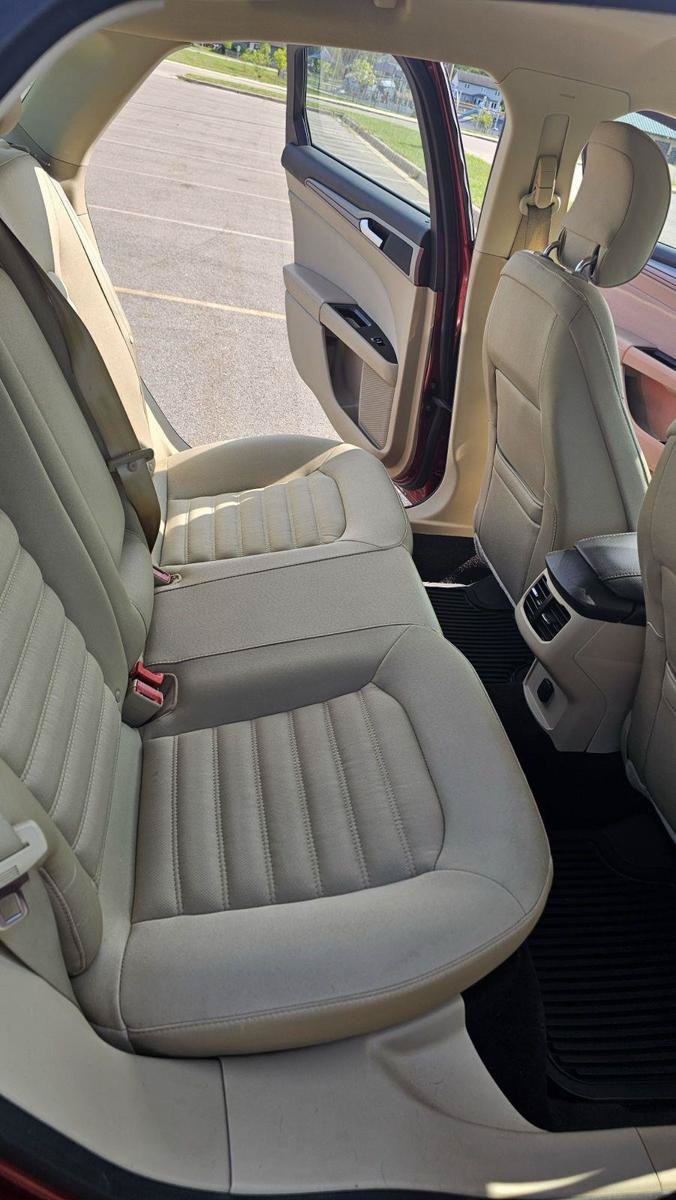Used 2013 Ford Fusion SE FWD image 23