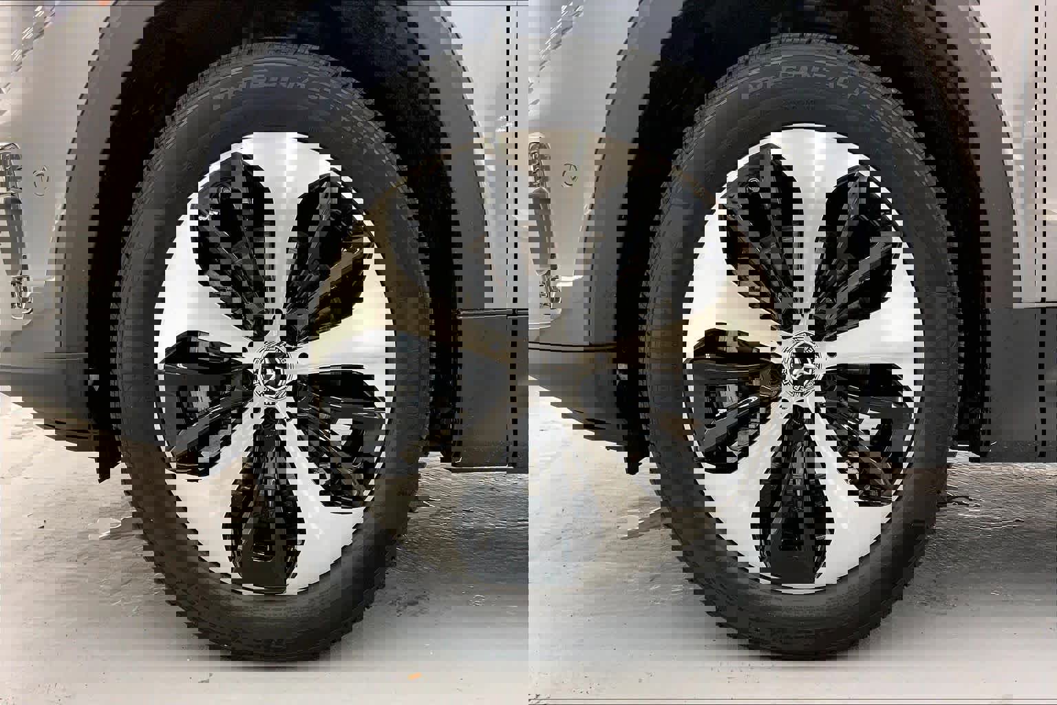 Used 2025 Mercedes-Benz GLB 250 image 8