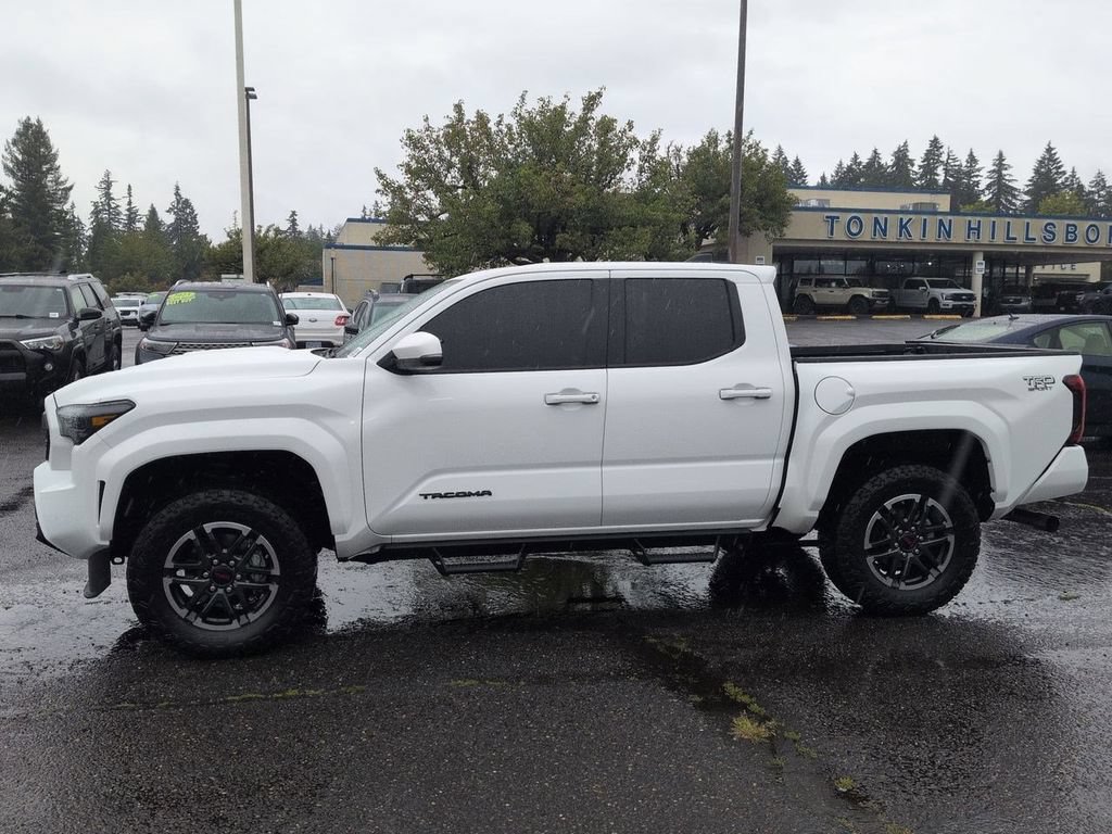 Used 2024 Toyota Tacoma TRD Sport w/ TRD Sport Upgrade Package AWD/4WD image 2