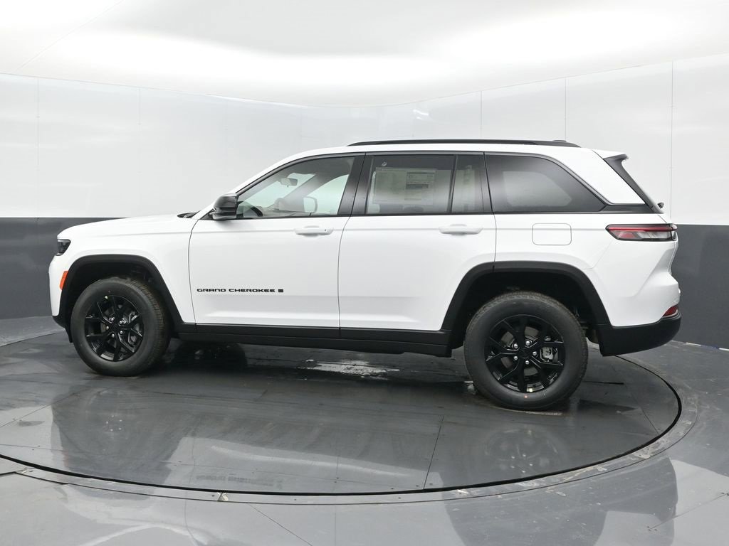 New 2026 Jeep Grand Cherokee Laredo image 5