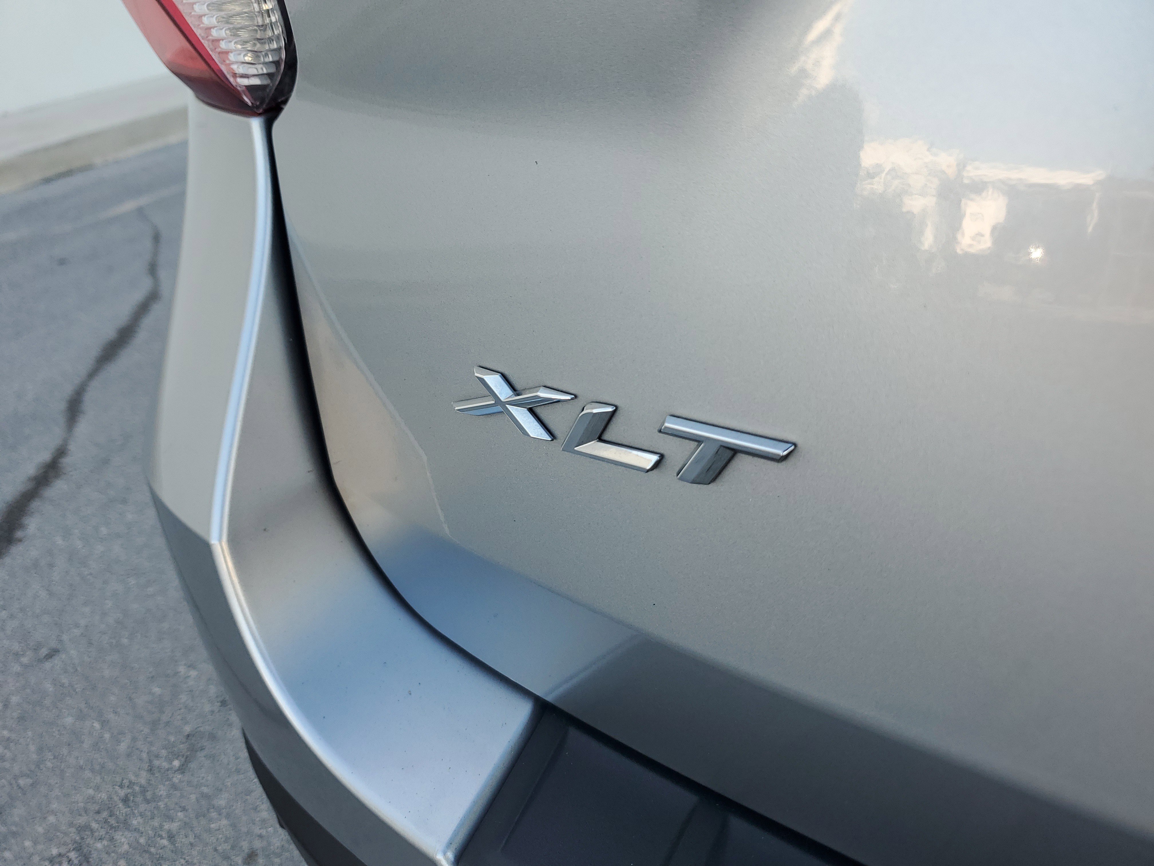 Used 2021 Ford Explorer XLT w/ Equipment Group 202A image 31