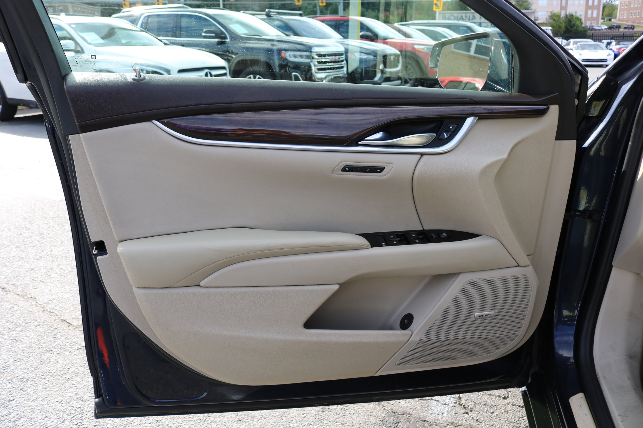 Used 2016 Cadillac XTS Luxury w/ Driver Awareness Package image 13