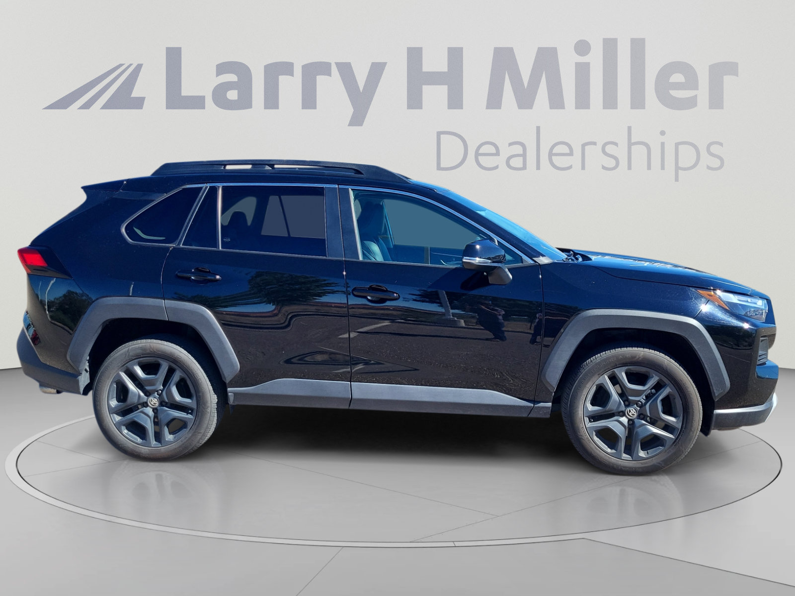 Used 2024 Toyota RAV4 Adventure AWD/4WD image 3