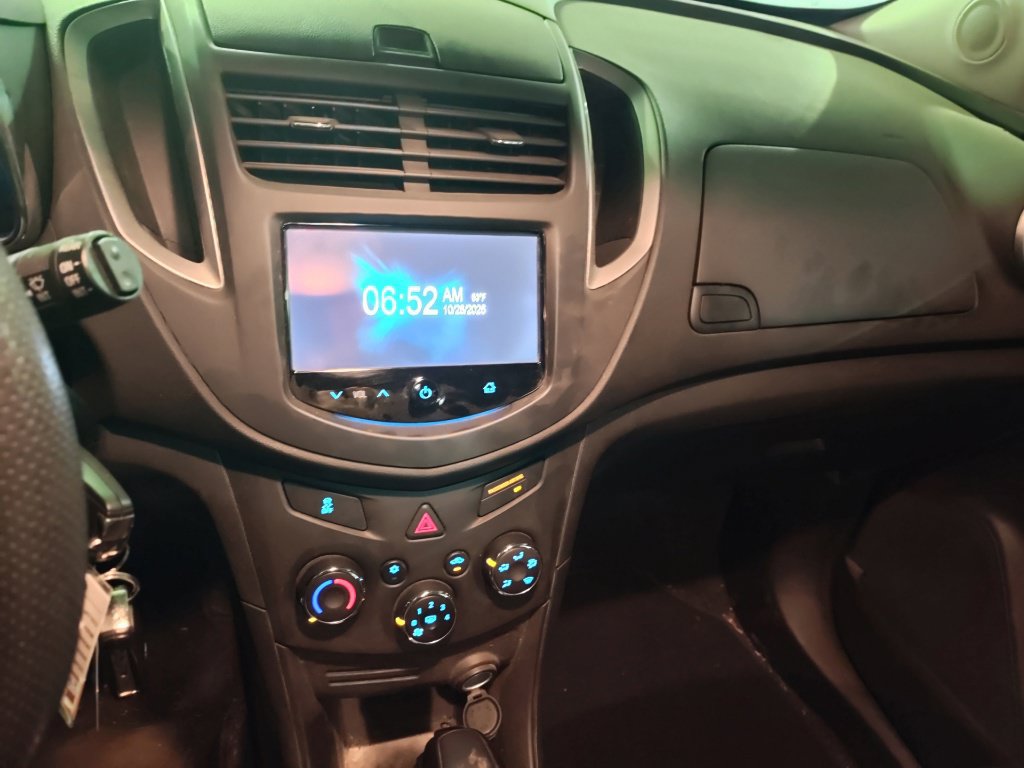 Used 2015 Chevrolet Trax LS AWD/4WD image 11