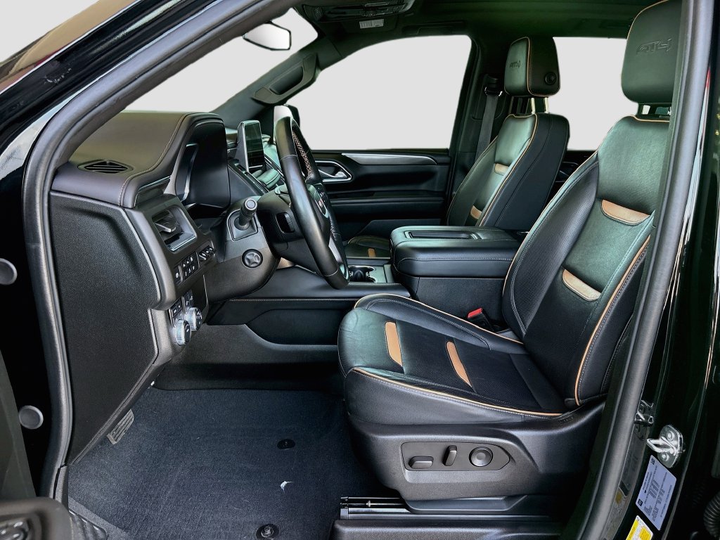 Used 2024 GMC Yukon AT4 w/ Technology Package AWD/4WD image 19