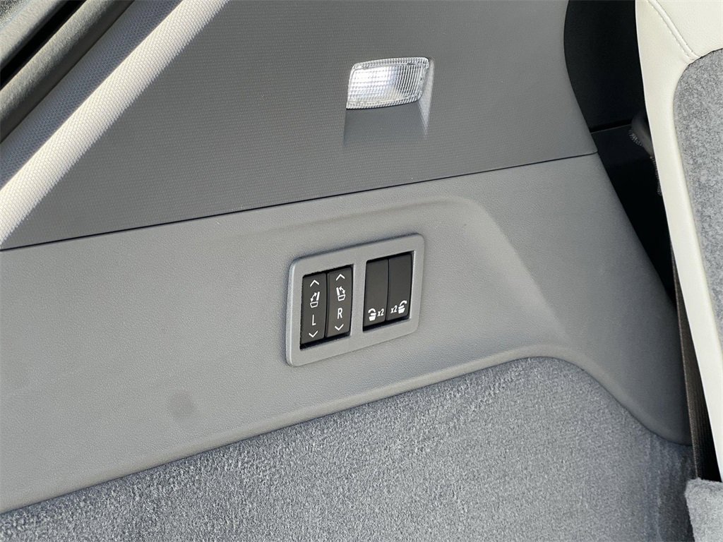 New 2026 Cadillac Escalade IQ Luxury 1 image 33