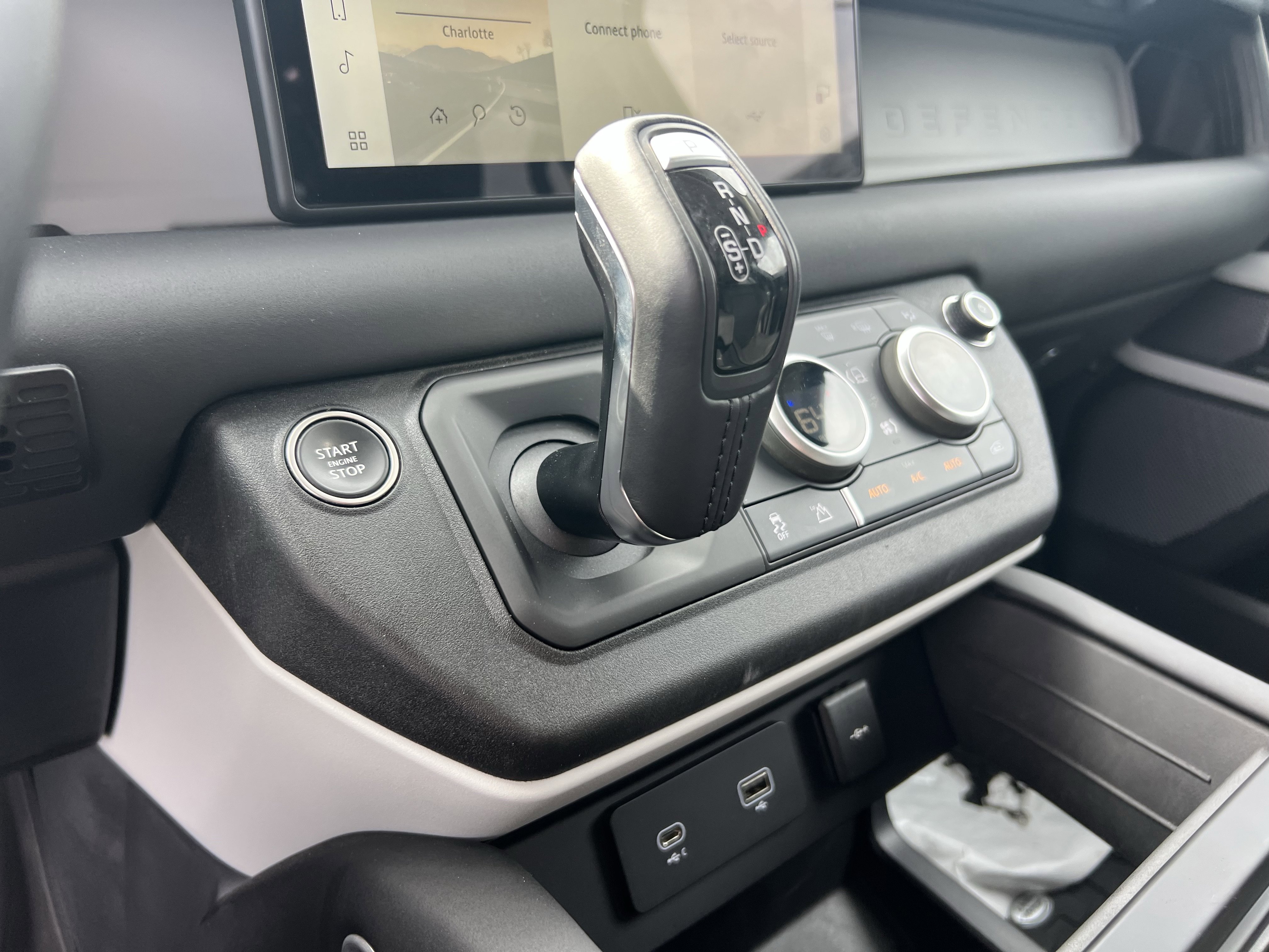 Used 2024 Land Rover Defender 110 S image 26