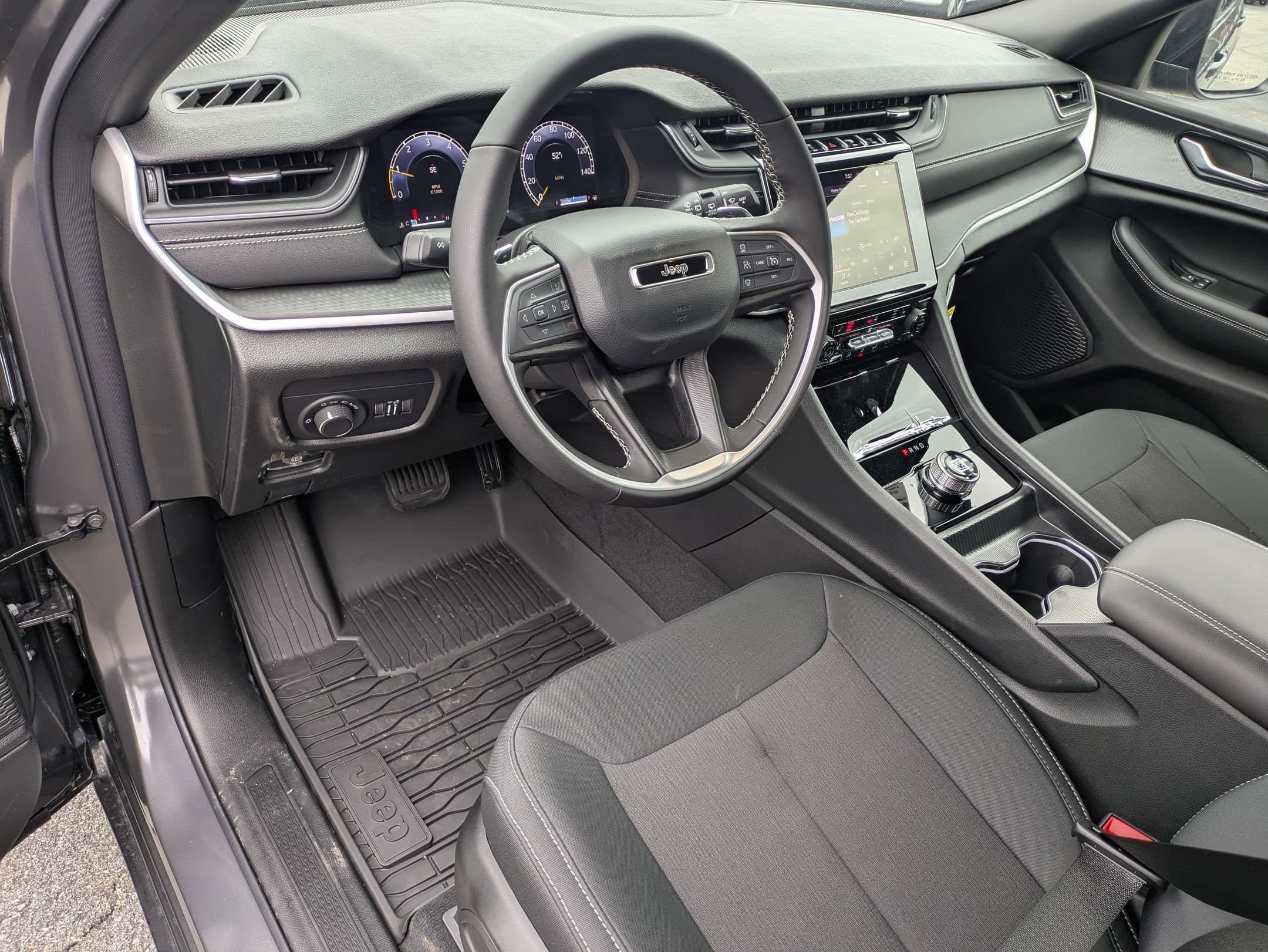 New 2026 Jeep Grand Cherokee Laredo X AWD/4WD image 9