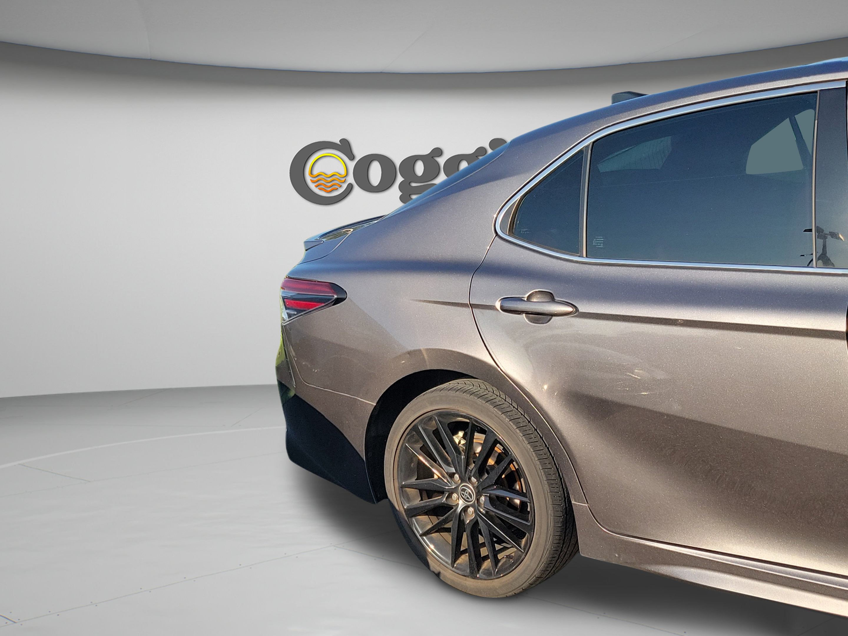 Used 2022 Toyota Camry XSE FWD image 15