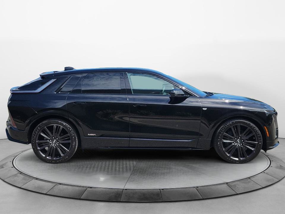 Certified 2026 Cadillac Lyriq V AWD/4WD image 8