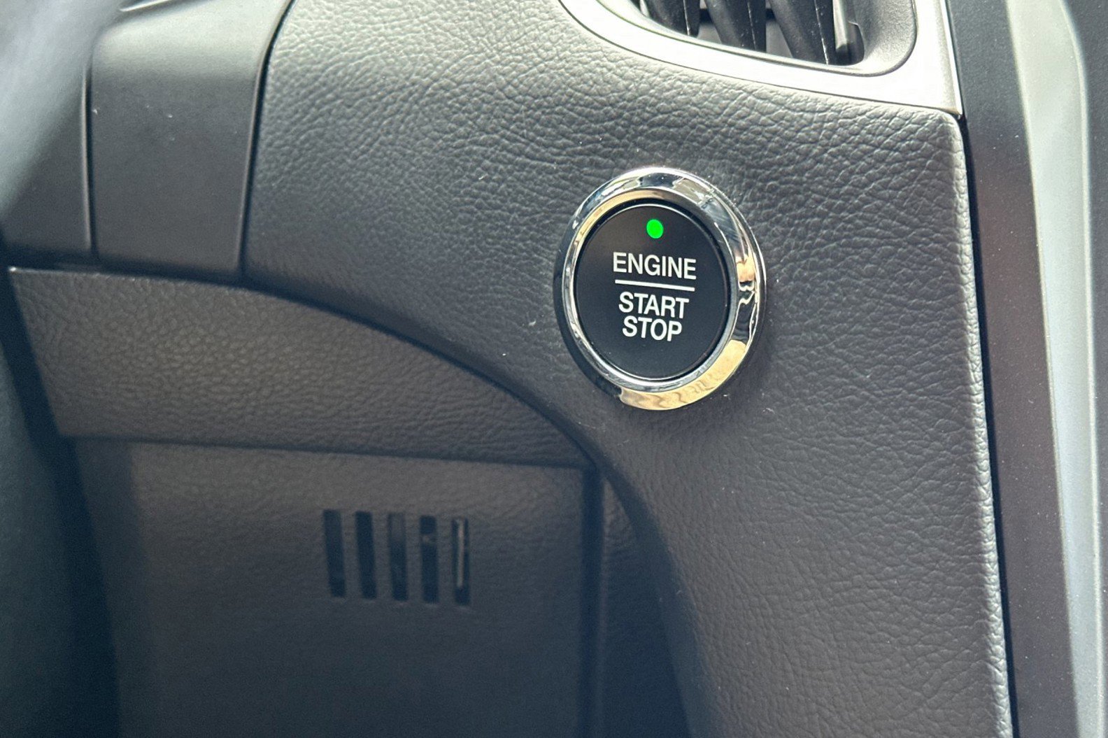 Used 2024 Ford Edge SEL image 23