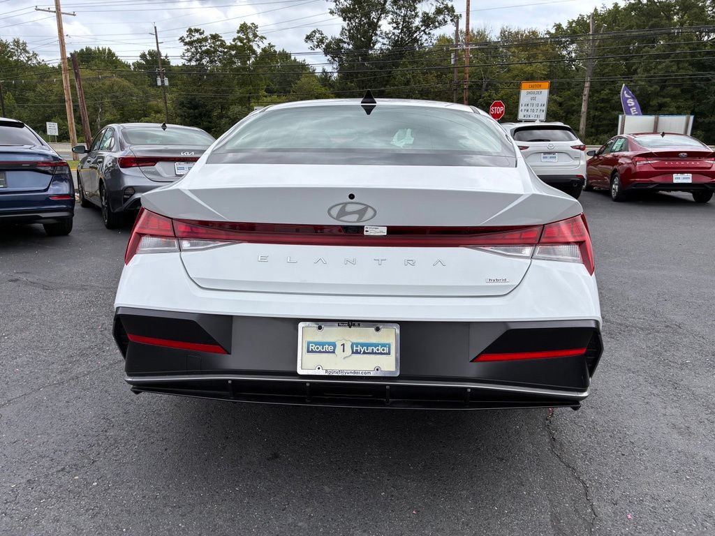 Used 2025 Hyundai Elantra Limited FWD image 6