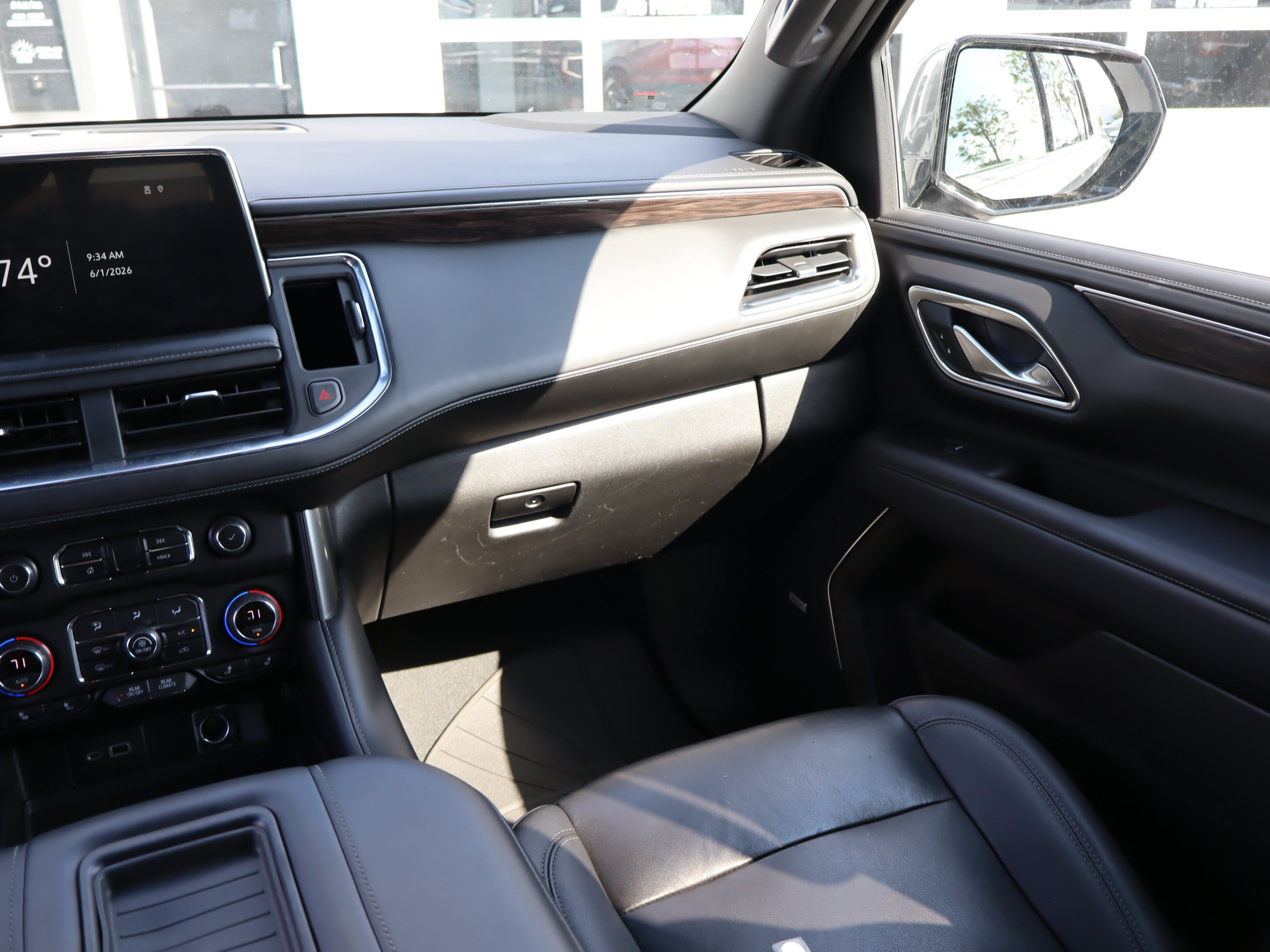 Used 2022 Chevrolet Tahoe LT w/ LT Signature Package AWD/4WD image 16