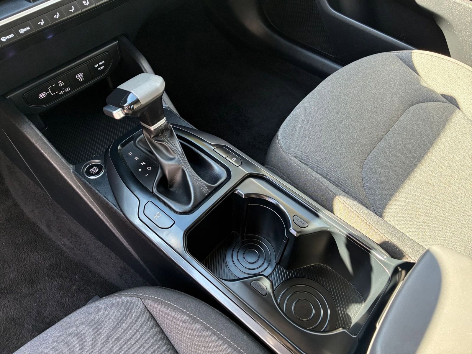 Used 2025 Kia K4 LXS image 40