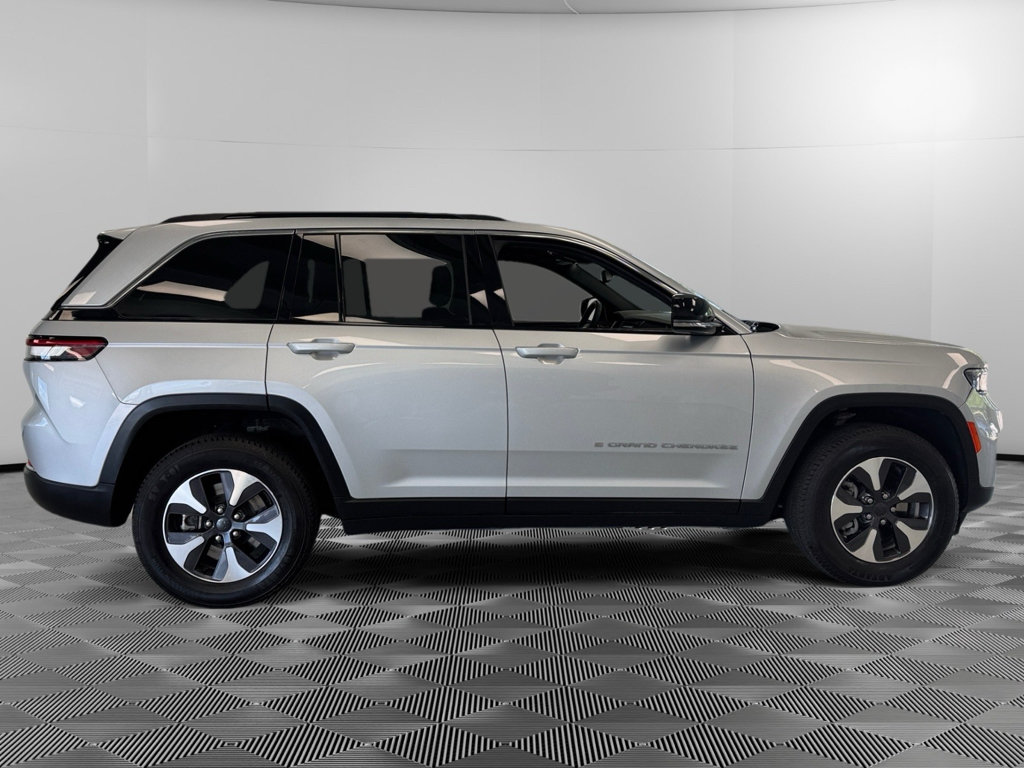 Used 2024 Jeep Grand Cherokee Limited 4xe AWD/4WD image 9