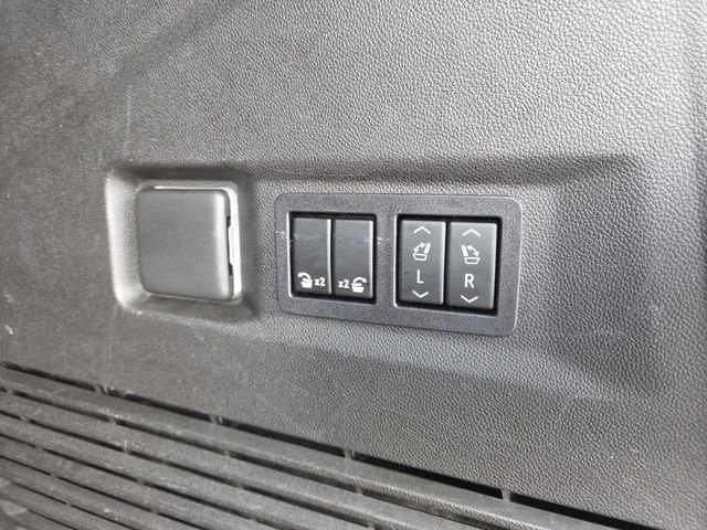 Used 2021 GMC Yukon SLT w/ SLT Luxury Plus Package image 21