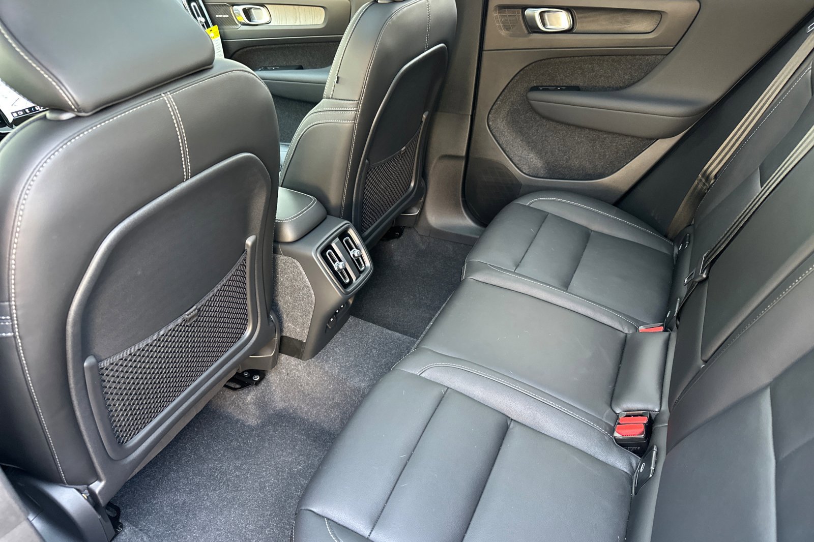 New 2025 Volvo XC40 B5 Plus w/ Climate Package image 13