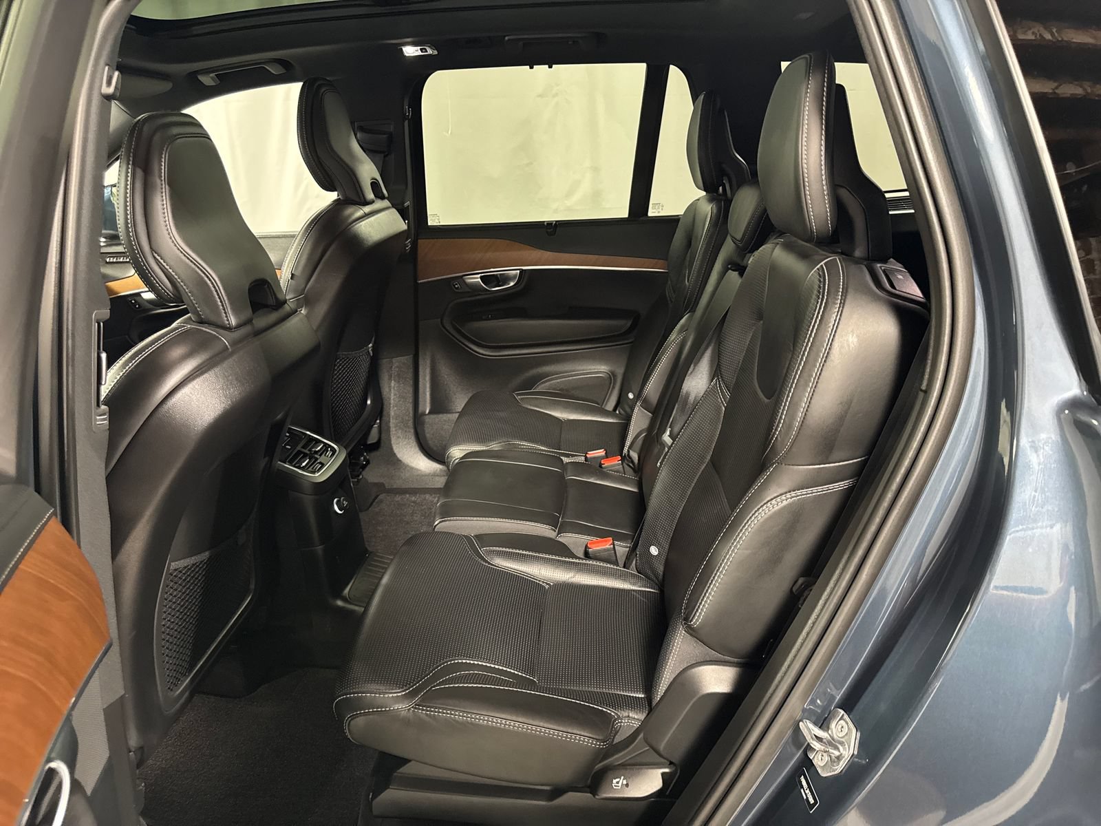 Used 2019 Volvo XC90 T8 Inscription w/ Advanced Package AWD/4WD image 5