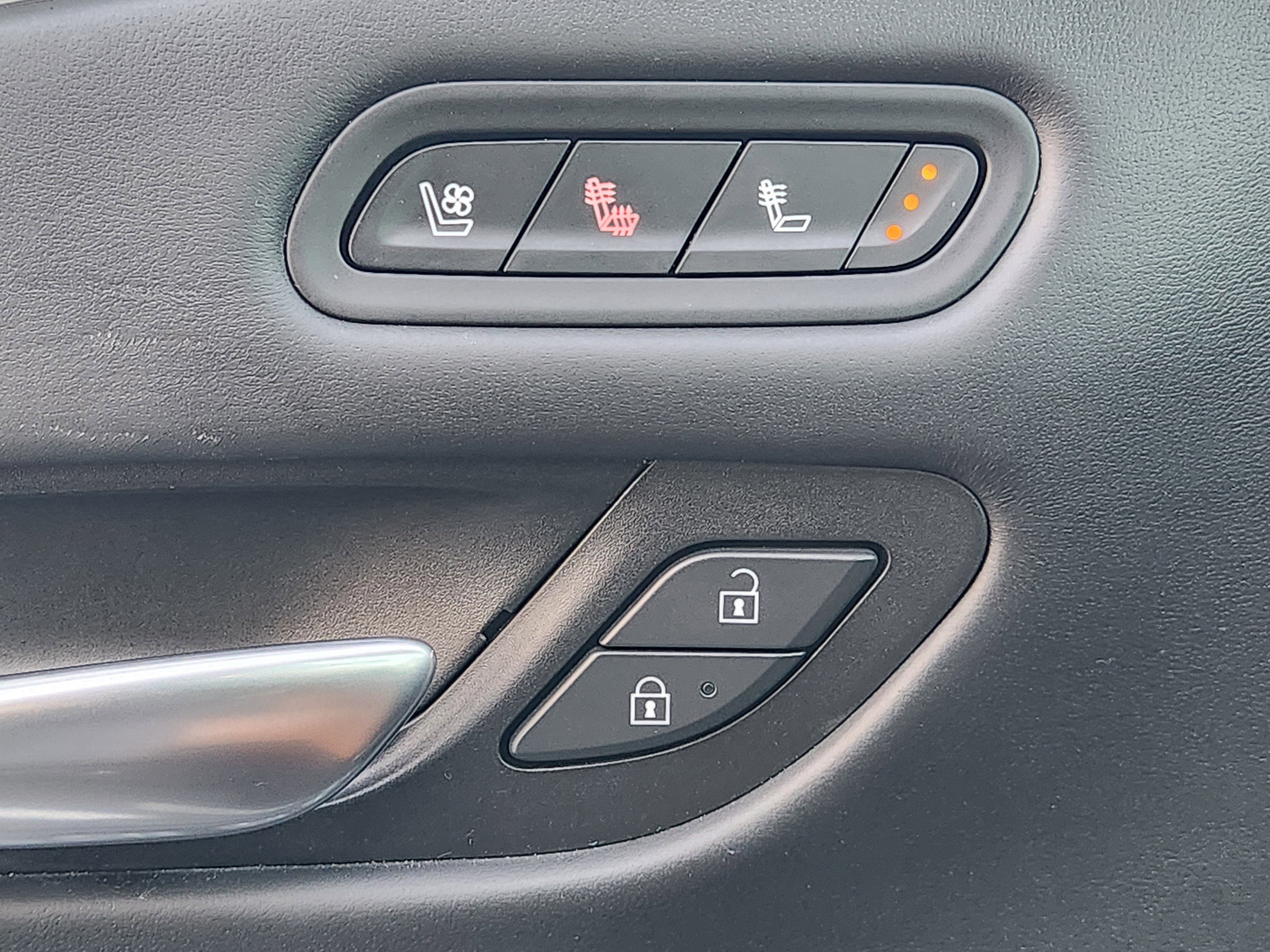 Used 2023 Cadillac Escalade Sport Platinum w/ LPO, ONYX Package image 21