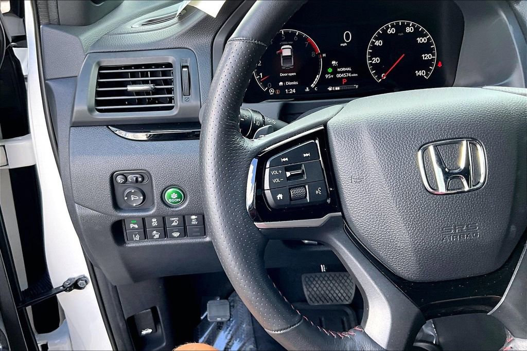 Used 2025 Honda Ridgeline Black Edition image 24