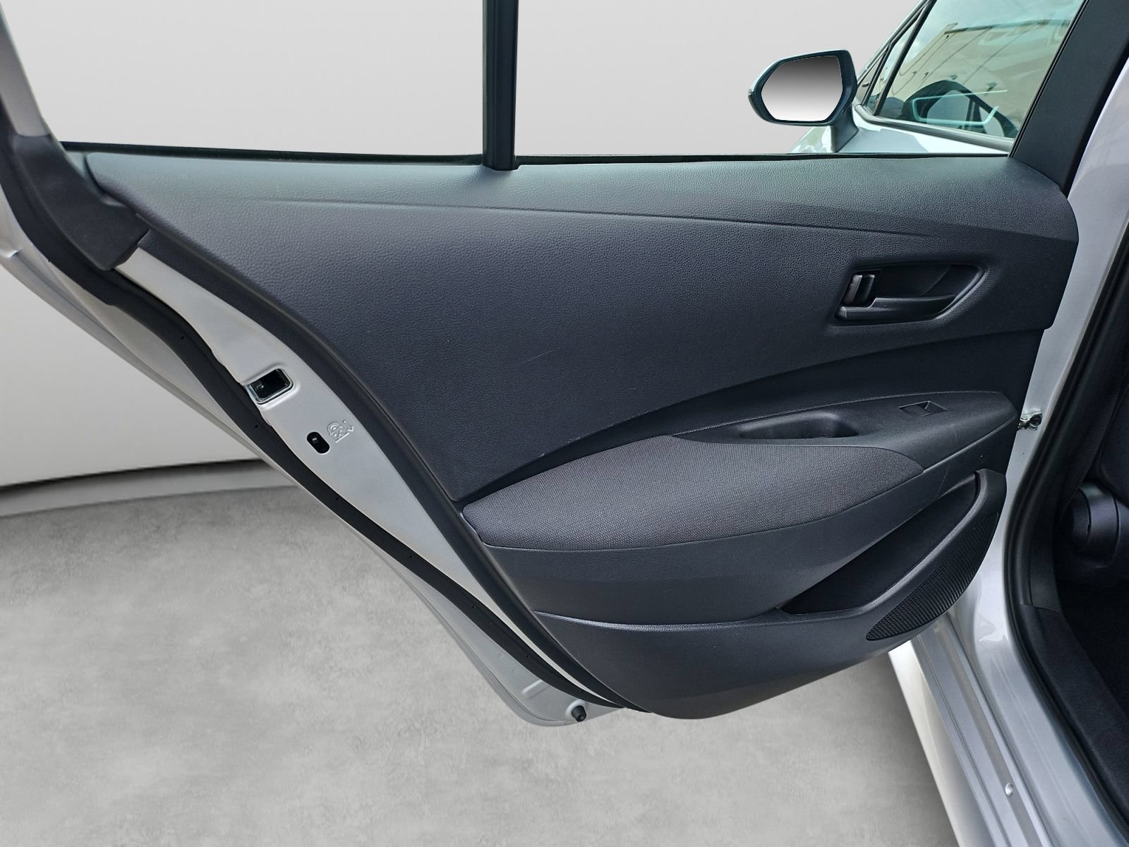 Used 2025 Toyota Corolla LE FWD image 35