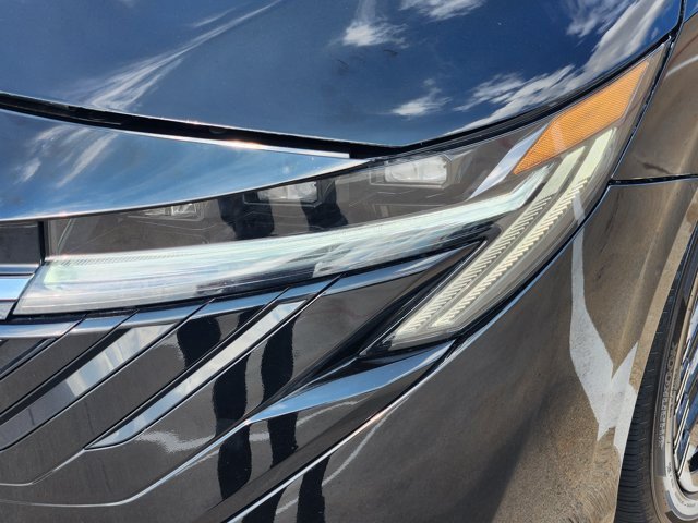 Used 2026 Nissan Sentra SR w/ Floor Mat Package FWD image 9