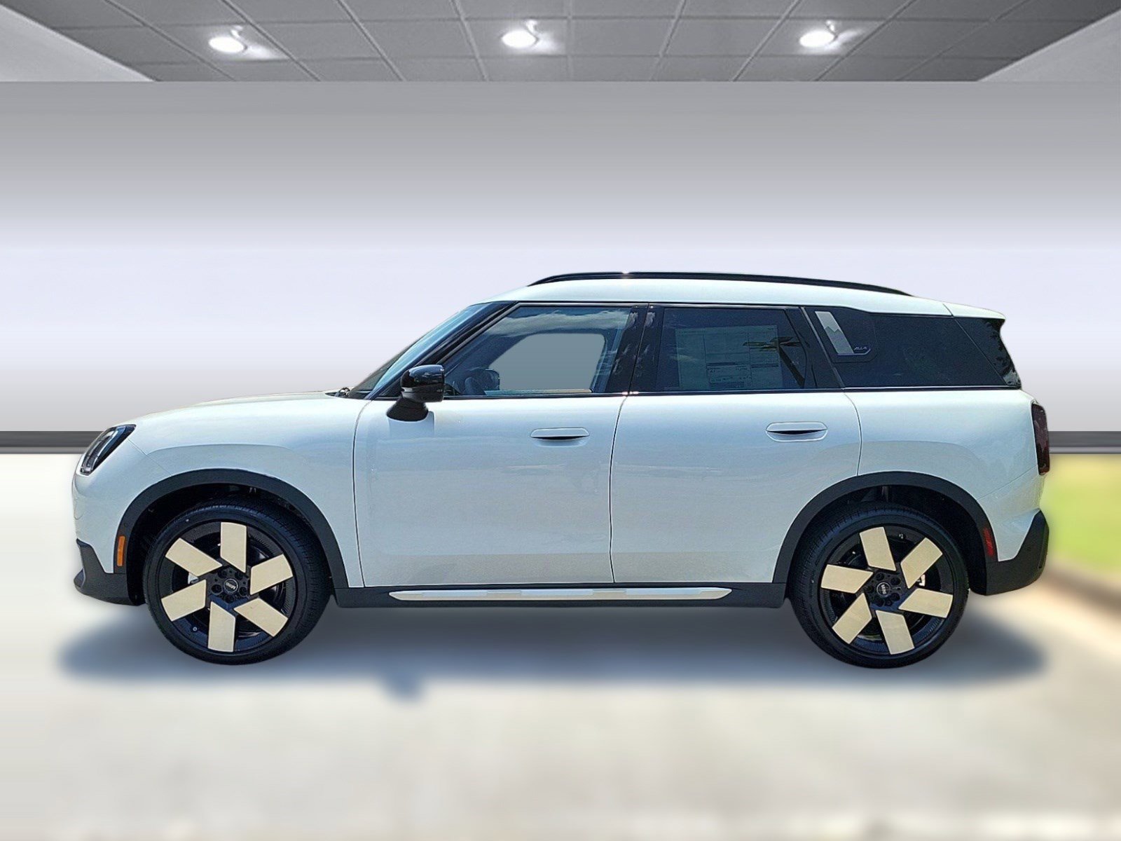 Used 2025 MINI Cooper Countryman S w/ Comfort Package Max image 2