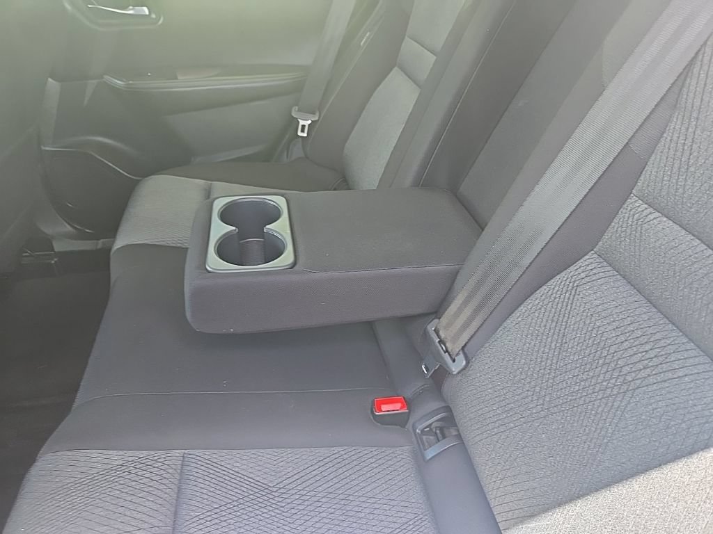 Used 2025 Nissan Rogue SV AWD/4WD image 23
