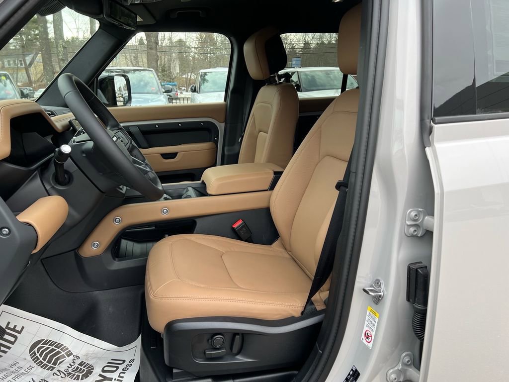 New 2026 Land Rover Defender 110 X-Dynamic SE image 11