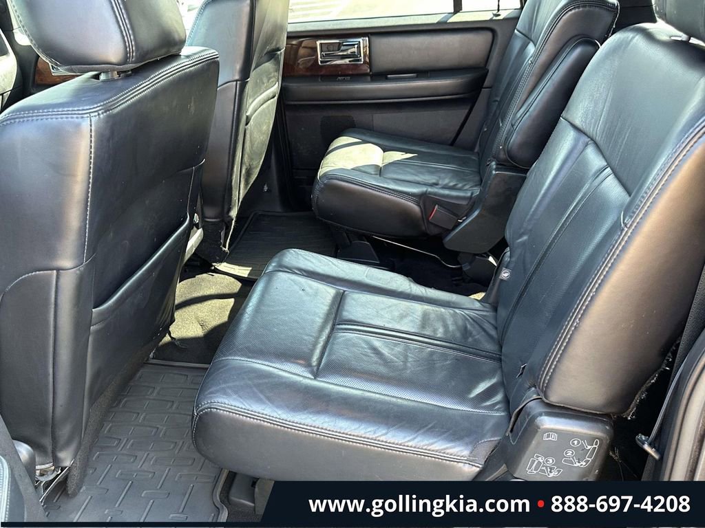 Used 2015 Lincoln Navigator L 4WD image 11