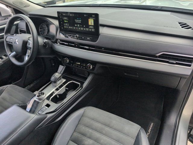 Used 2025 Mitsubishi Outlander SE FWD image 32