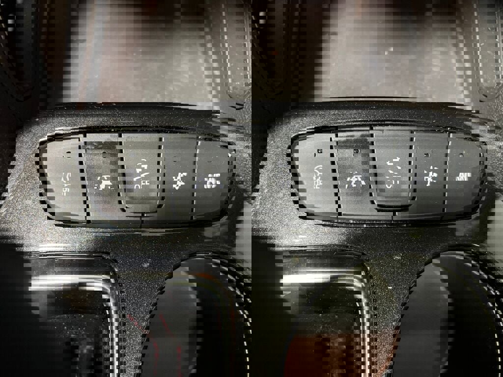 Used 2025 Chevrolet TrailBlazer RS w/ Convenience Package image 14