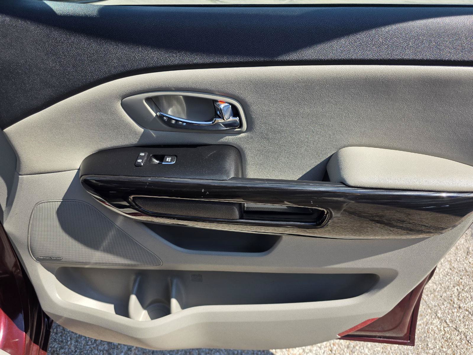 Used 2019 Kia Sedona SX FWD image 36