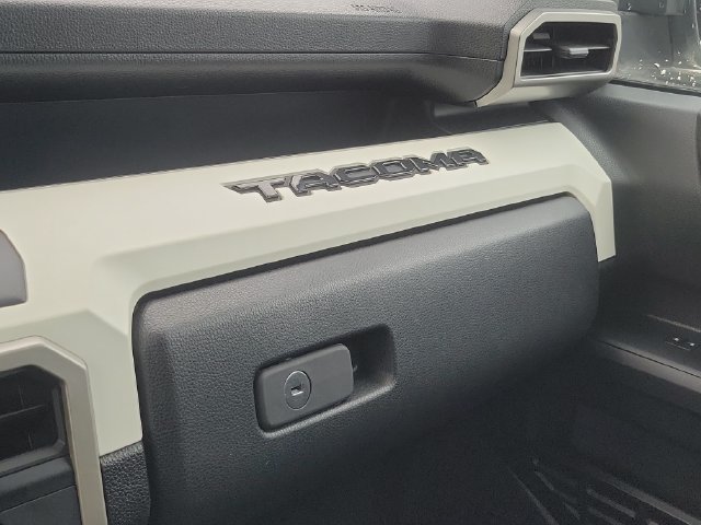 Used 2024 Toyota Tacoma TRD Off-Road AWD/4WD image 29
