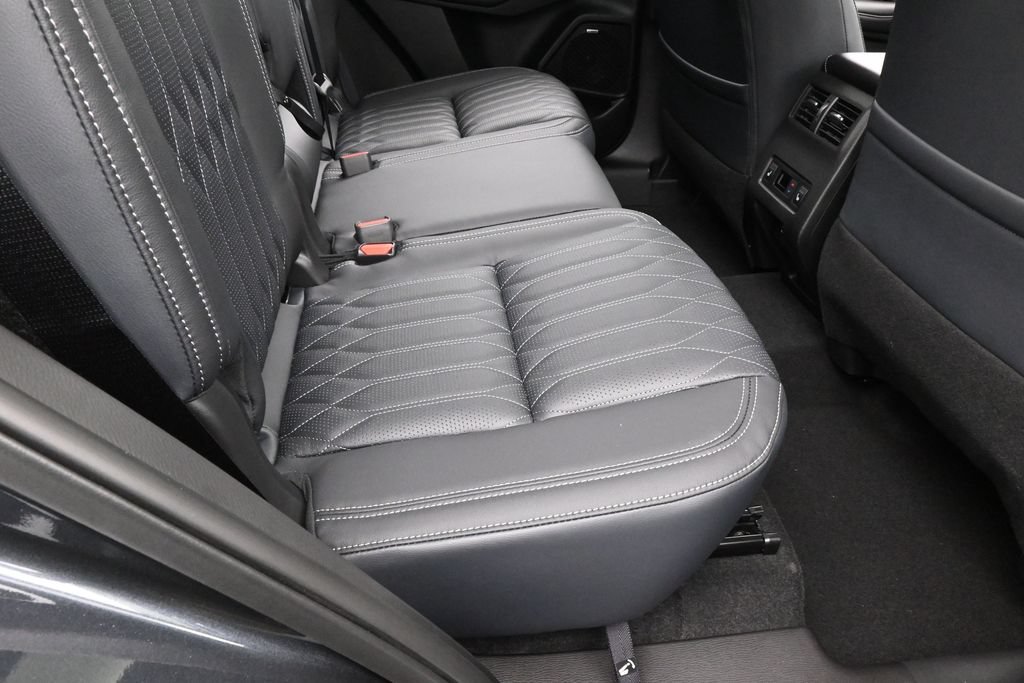 New 2026 Mitsubishi Outlander SEL FWD image 42