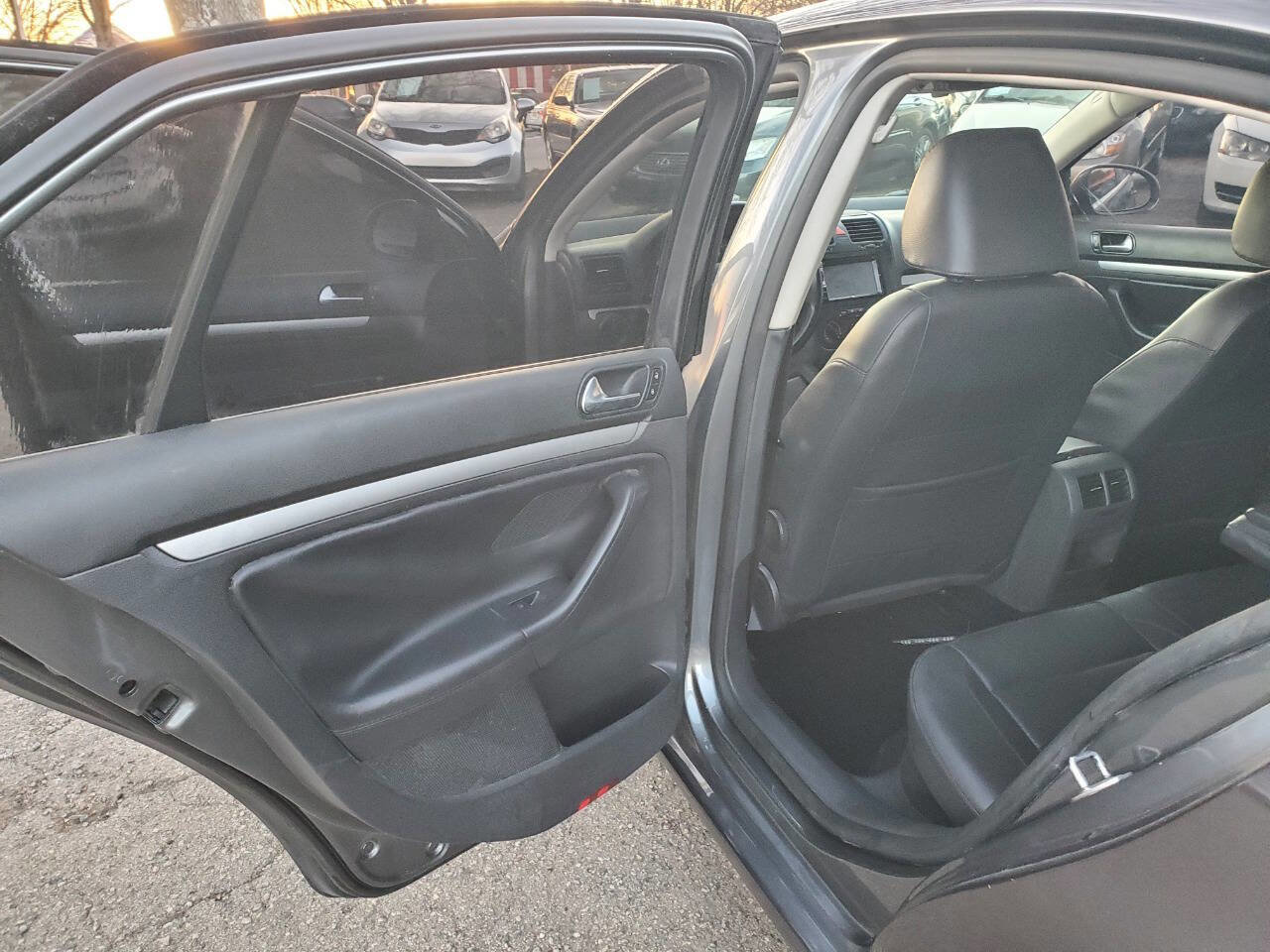 Used 2009 Volkswagen Jetta SE image 13