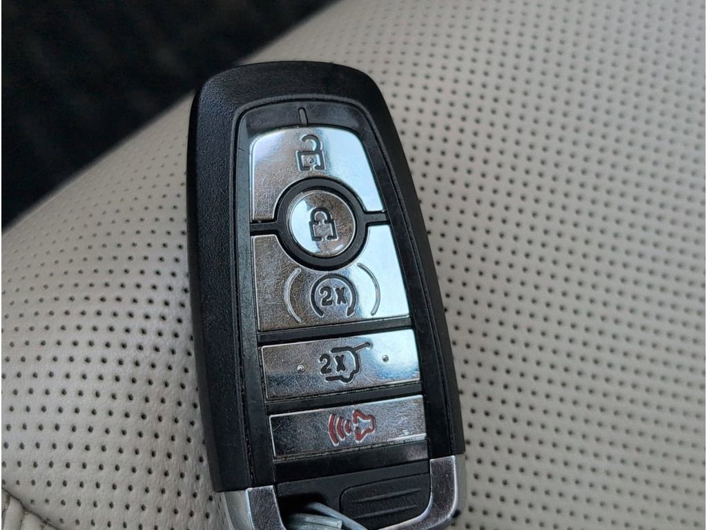 Used 2022 Lincoln Corsair Reserve w/ Luxury Package image 18